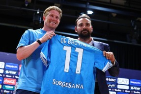 AYX- 曼城前瞻德布劳内因伤缺阵 蓝月冲击英超神纪录 