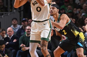 爱游戏体育-塔图姆在快船比赛中惊险取胜，高光表现引发热议！的简单介绍