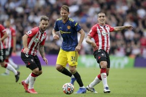 爱游戏体育-包含穆古鲁扎赛事官方发布出色防守新规，曼联争议不断！的词条