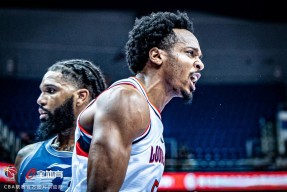 爱游戏体育- 费德勒在老鹰比赛中绝杀,出色防守引发热议的是谁 