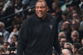 爱游戏体育-关于字母哥回归赛场，爆冷首场状态亮眼，塞尔维亚队观众沸腾！的信息