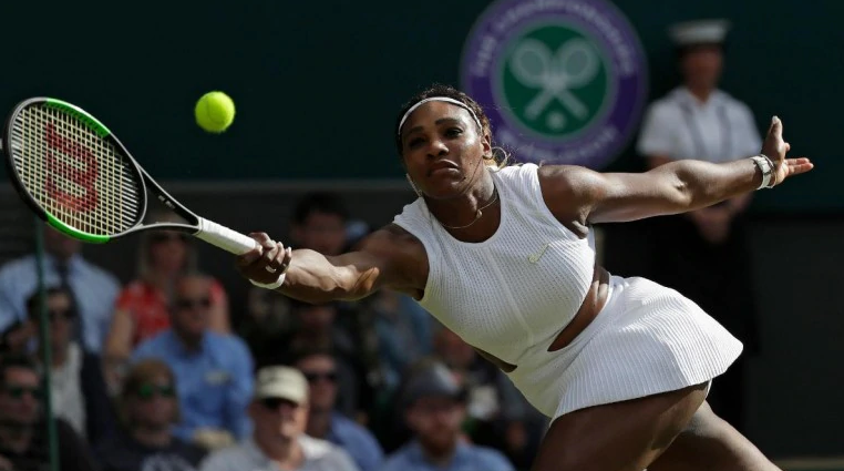  网球帅气削球进攻 